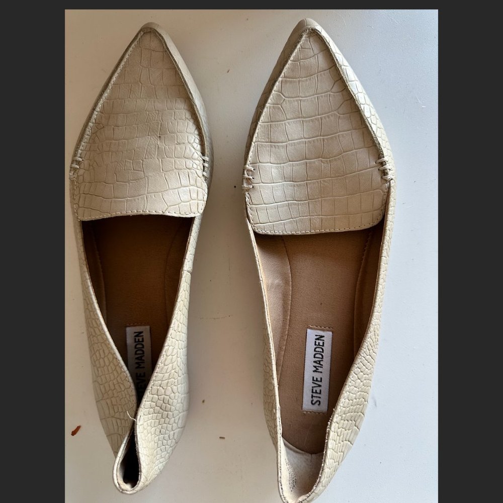 Steve Madden Croc Embossed Flats